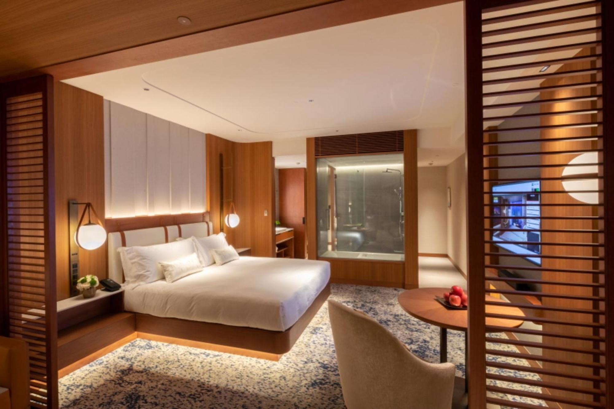 Intercontinental Yokohama Pier 8 By Ihg Hotel Exterior photo