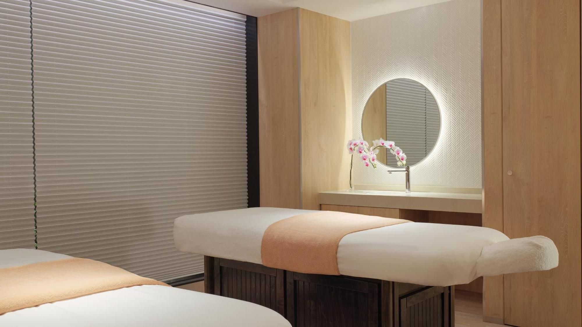 Intercontinental Yokohama Pier 8 By Ihg Hotel Exterior photo