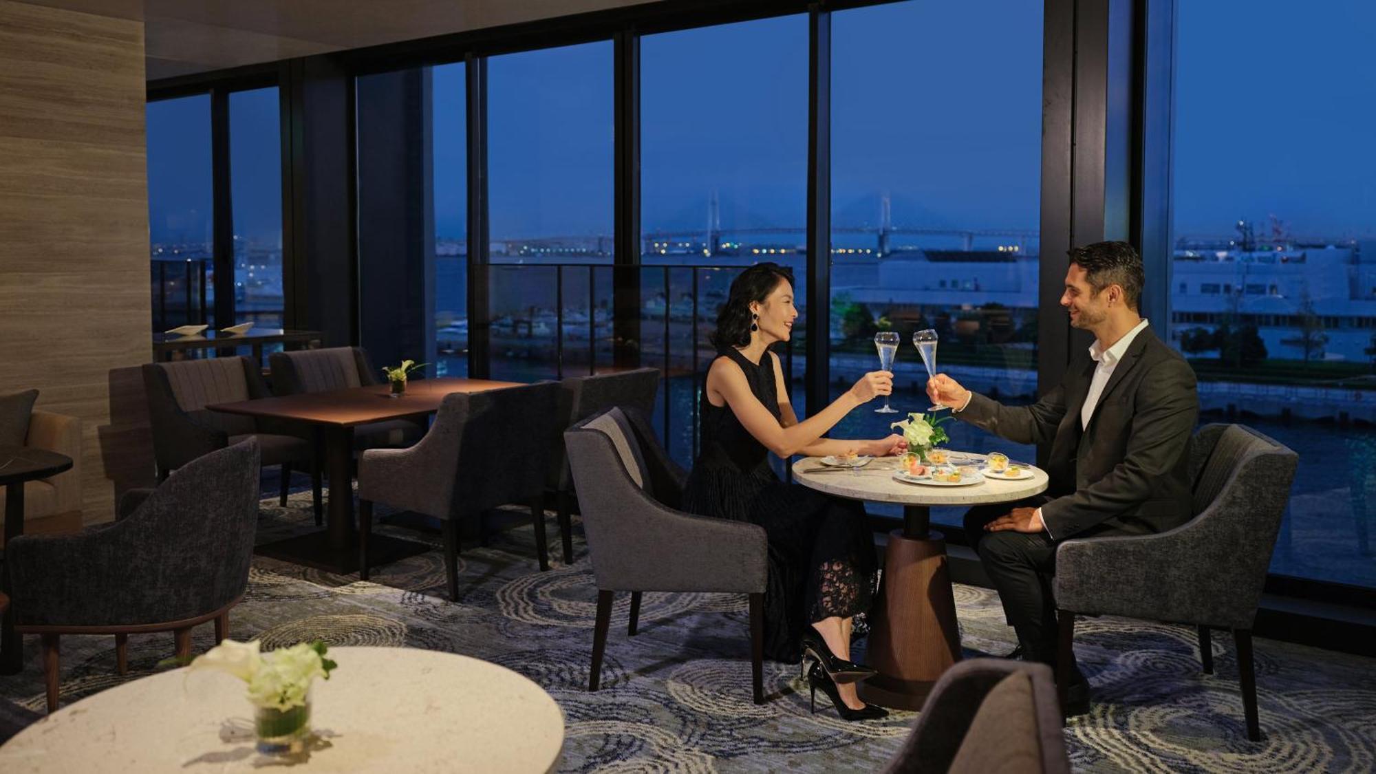 Intercontinental Yokohama Pier 8 By Ihg Hotel Exterior photo