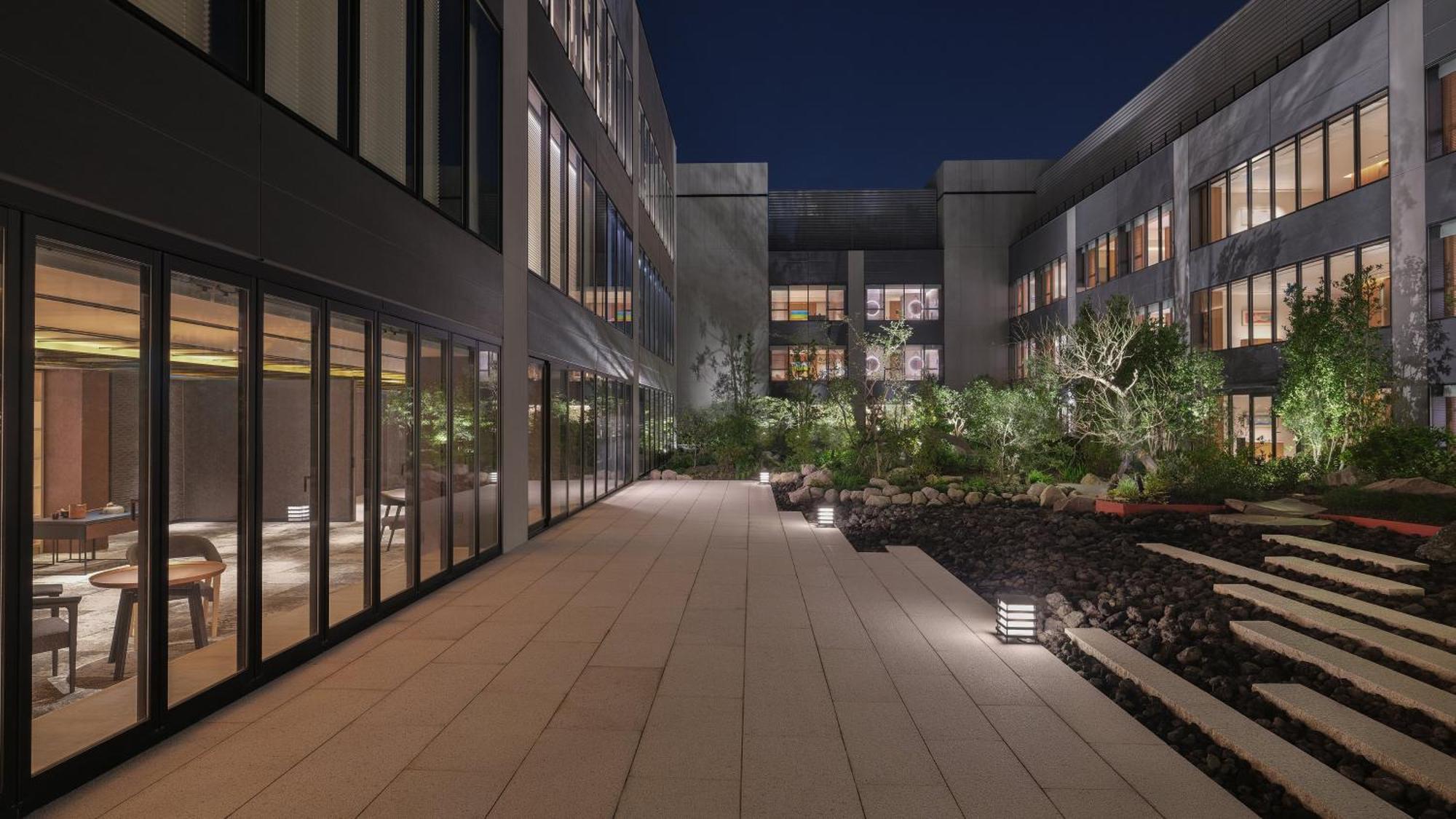 Intercontinental Yokohama Pier 8 By Ihg Hotel Exterior photo
