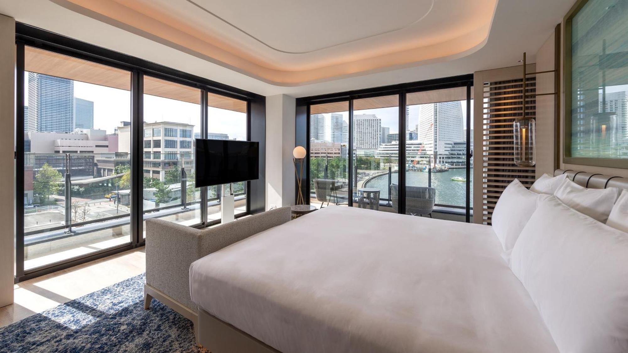 Intercontinental Yokohama Pier 8 By Ihg Hotel Exterior photo